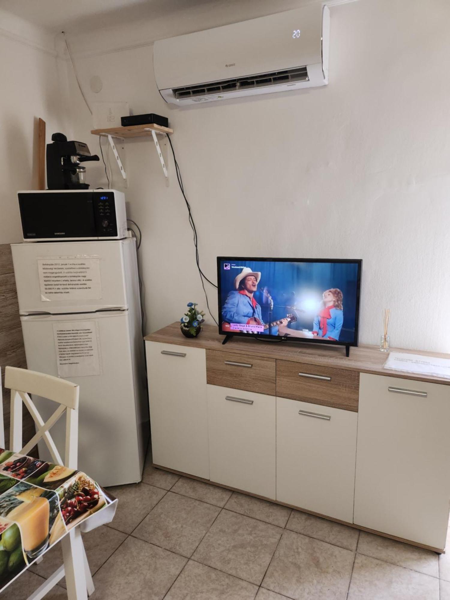 Orsi Apartman / Vendeghaz Kecskemét Exterior foto