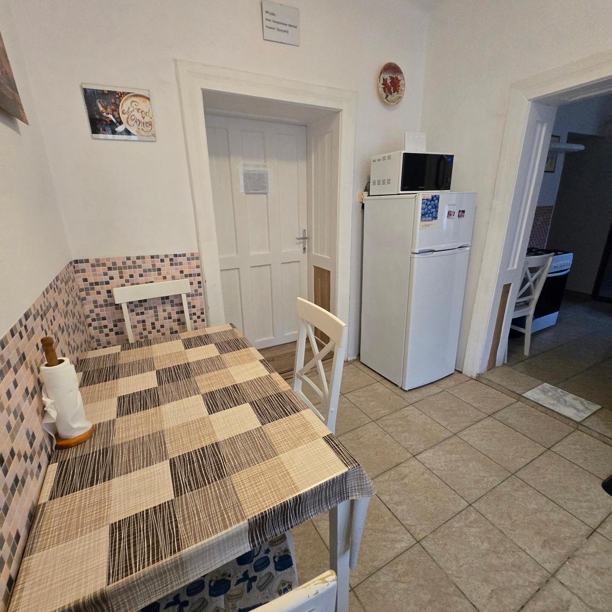 Orsi Apartman / Vendeghaz Kecskemét Exterior foto